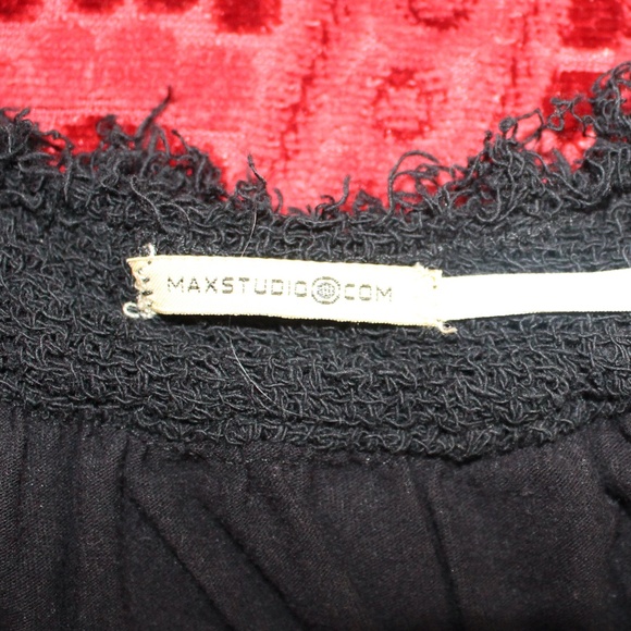 Max Studio, black sleevless shirt - Picture 9 of 10